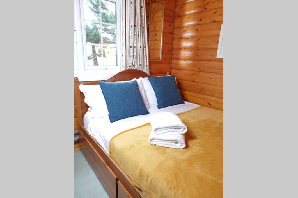 Rustic Log Cabin In Snowdonia By Seren Short Stays Trawsfynydd Buitenkant foto